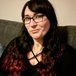 Meet your Posher, Claudia